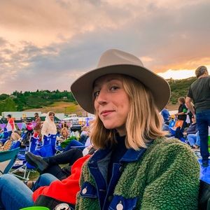 Meet your Posher, Alex